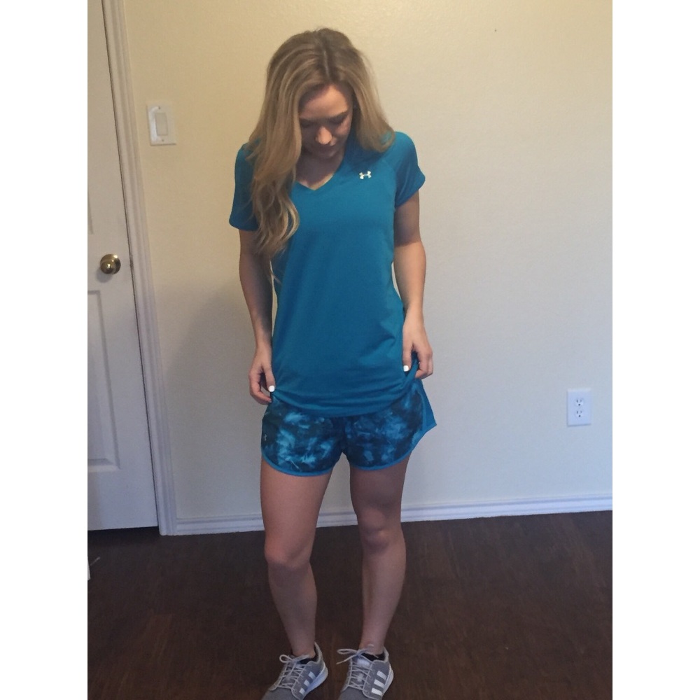 Under Armour V-Neck Top